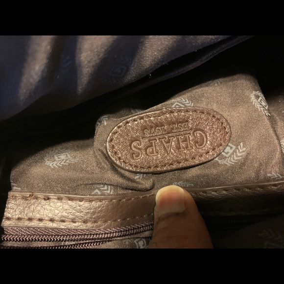 3/$20- Chaps Chocolate pebbled leather handbag - Picture 4 of 4